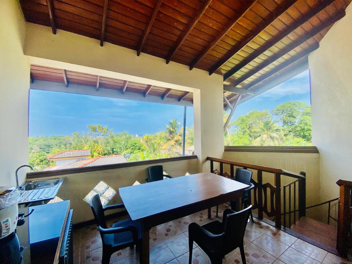 Hikka Paradise Guest House Хикадува Екстериор снимка
